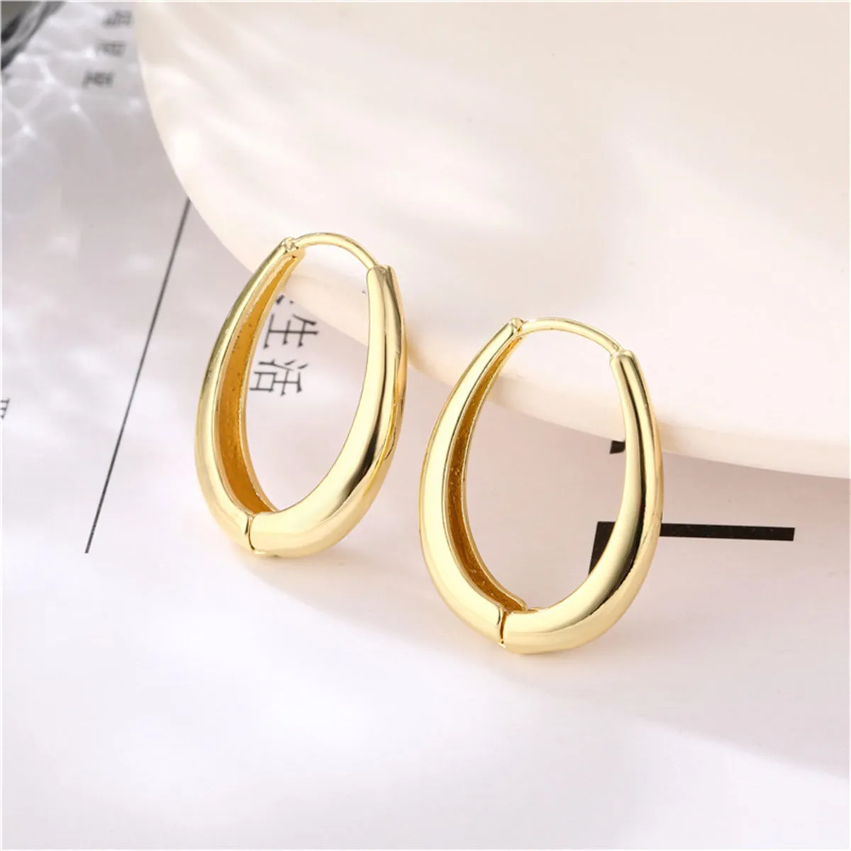18K Gold-Plated Oval Hoop Earrings