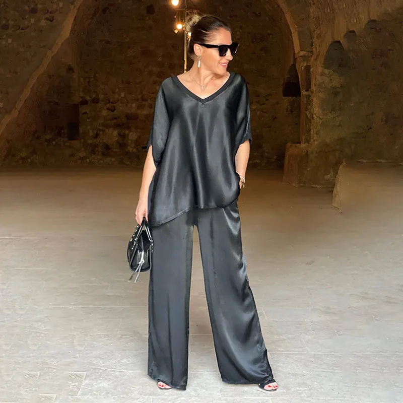 Elizabeth® | Shiny set with an oversized V-neck