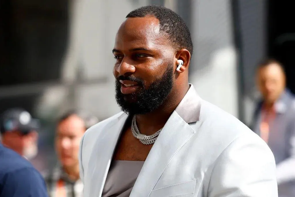 Fletcher Cox Silver Suit
