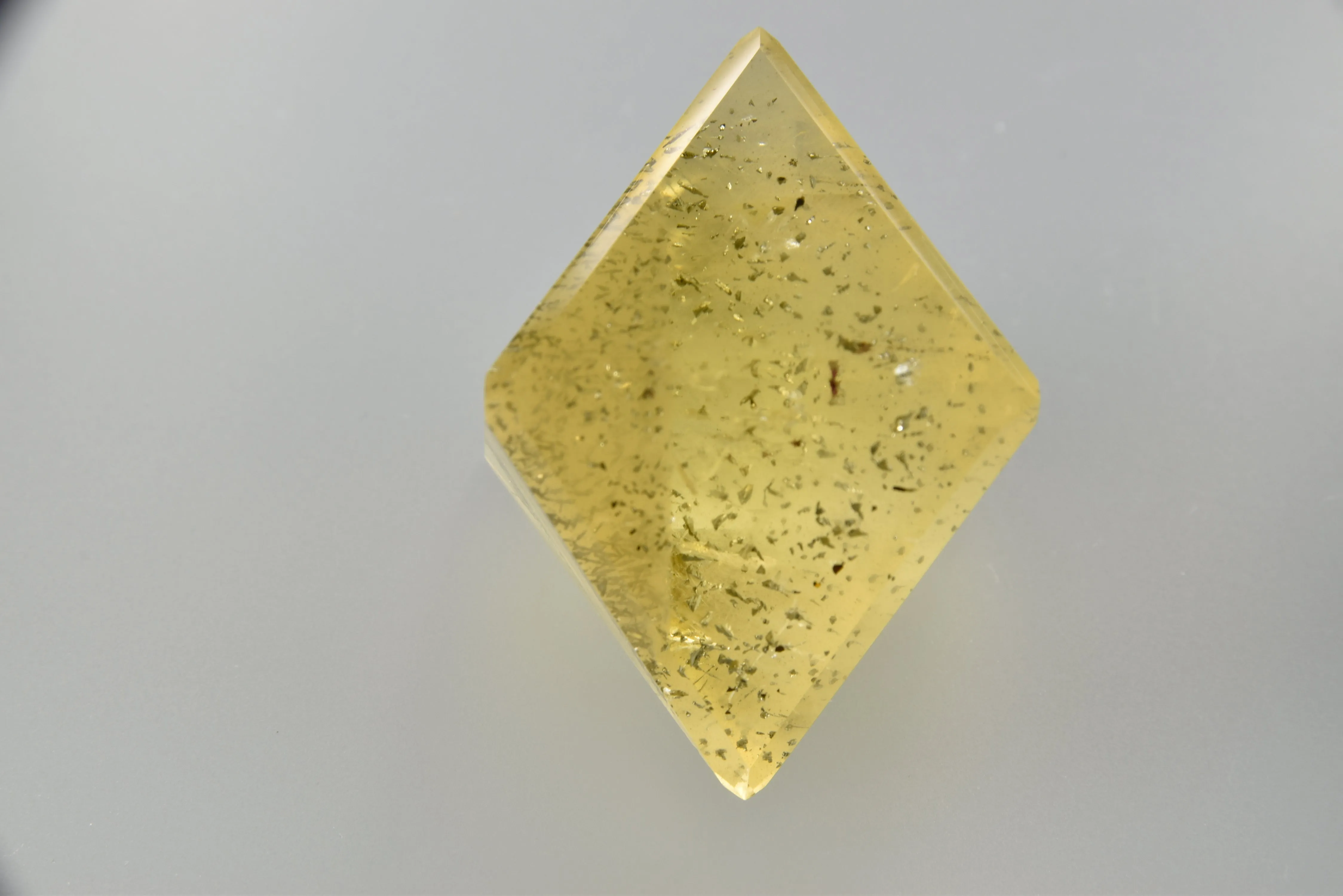 Fluorite, Bethel Level, Annabel Lee Mine, Harris Creek District, Southern Illinois 2.6 cm on edge $175. 10/19