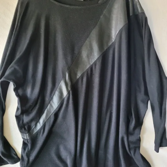 Lamb leather Alice and Olivia Lightweight Sweater, Size Large Oversized