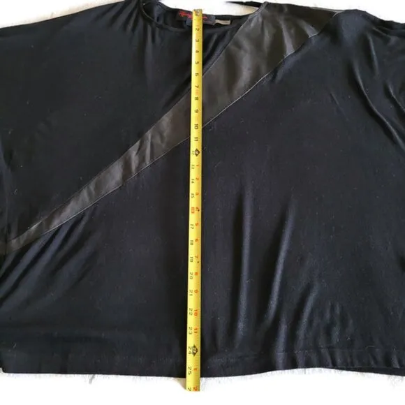 Lamb leather Alice and Olivia Lightweight Sweater, Size Large Oversized