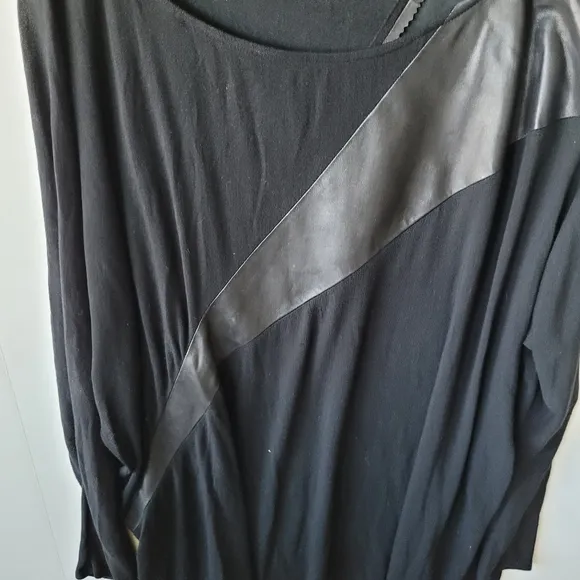 Lamb leather Alice and Olivia Lightweight Sweater, Size Large Oversized