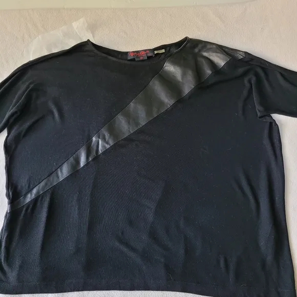 Lamb leather Alice and Olivia Lightweight Sweater, Size Large Oversized