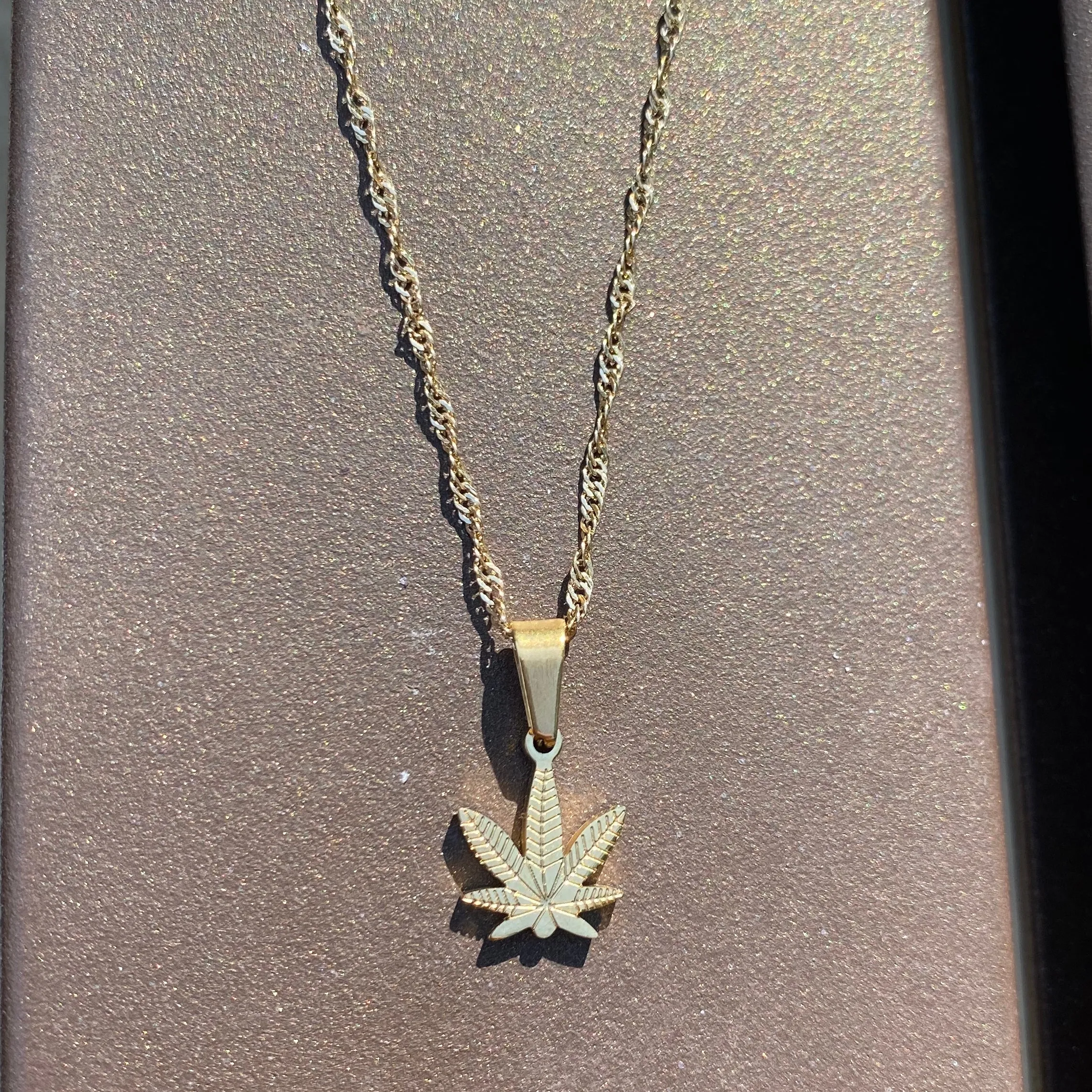 Nova Leaf Necklace