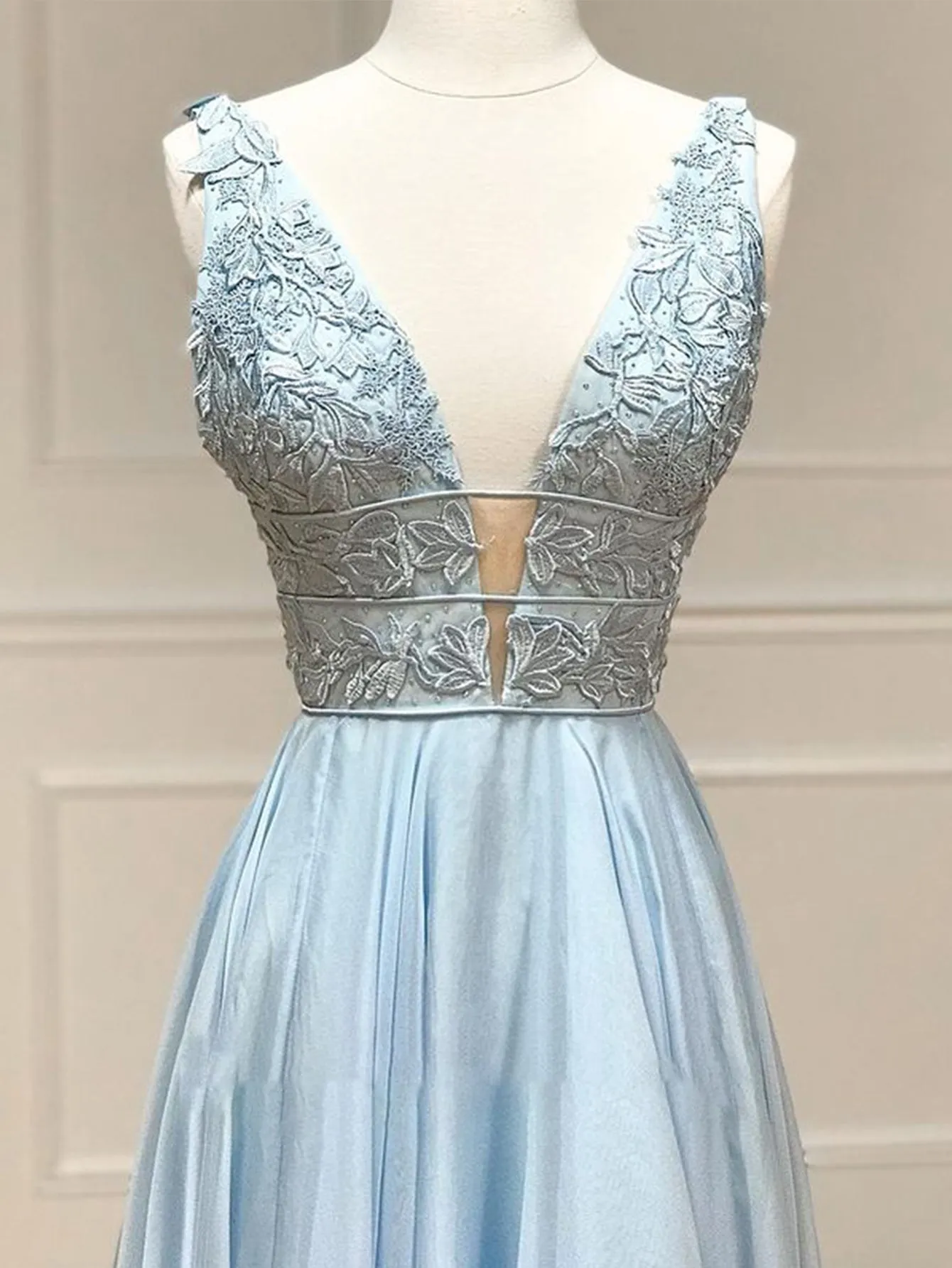 Roycebridal Aniyah |A Line Plunge V Neck Lace Chiffon Prom Dress
