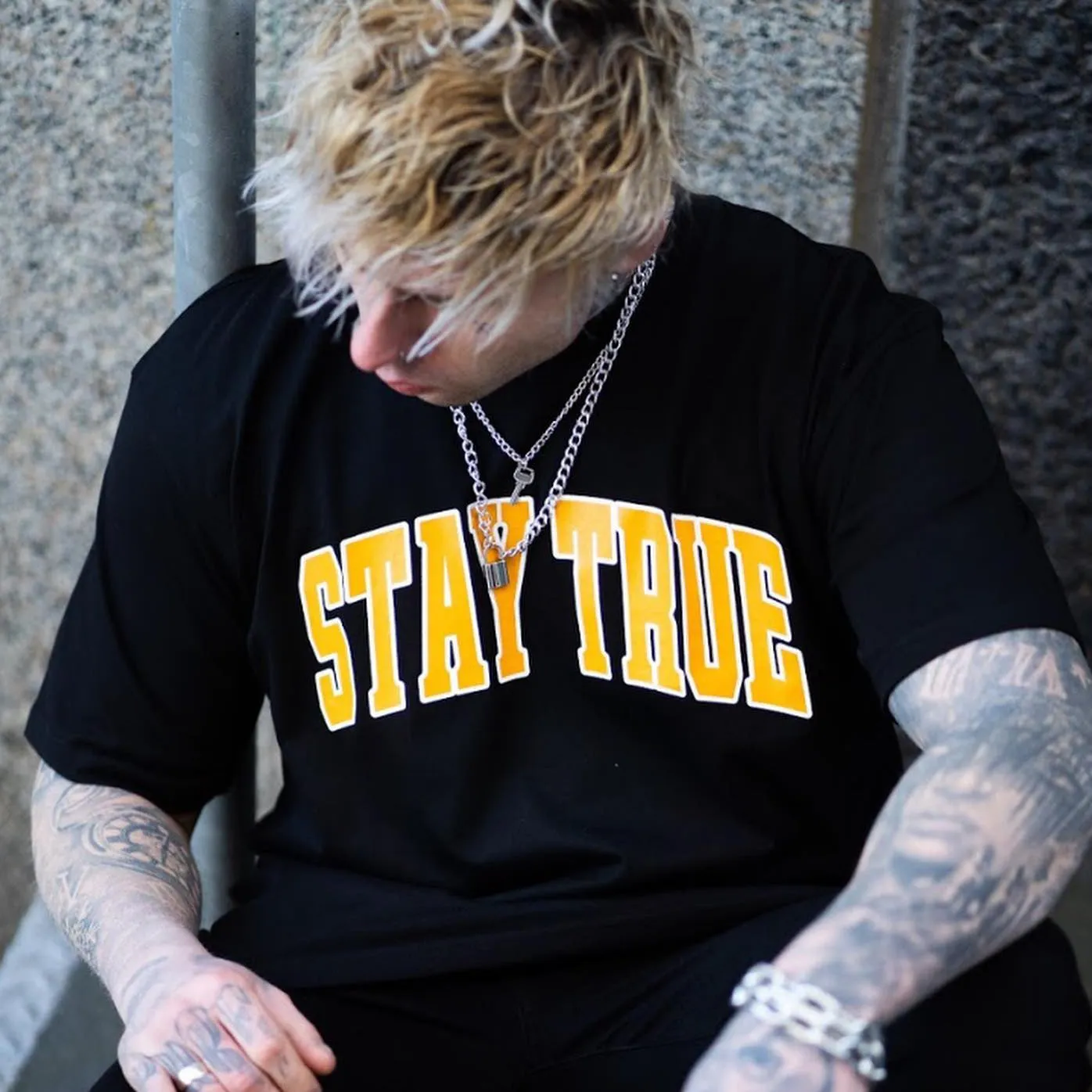 STAY TRUE T-shirt in Black