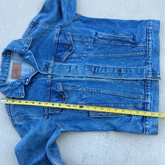 Vintage Women Size 38 Levi’s 90’s Jean Jacket Unisex